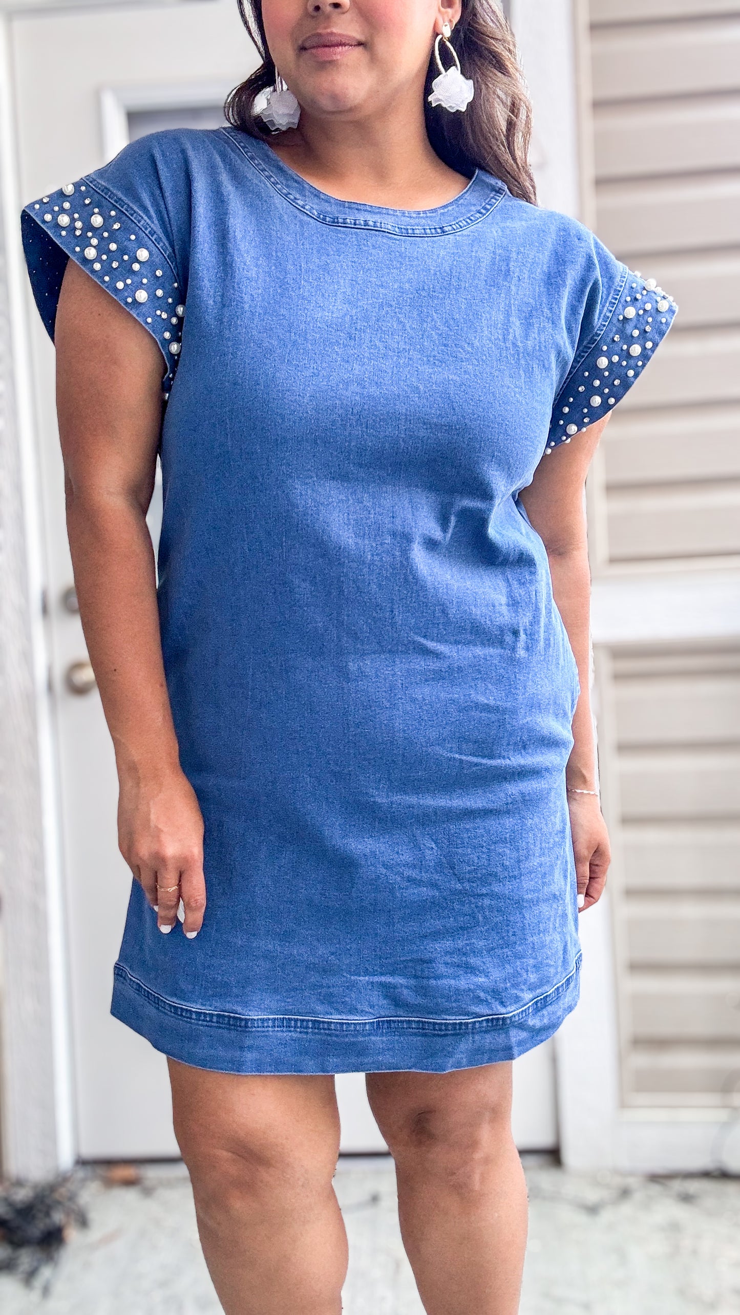 Denim dress with pearl and pockets! 