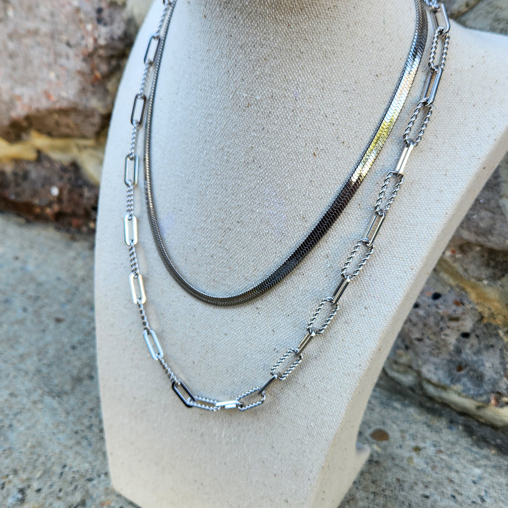 
                      
                        Paula Paper Clip Necklace
                      
                    