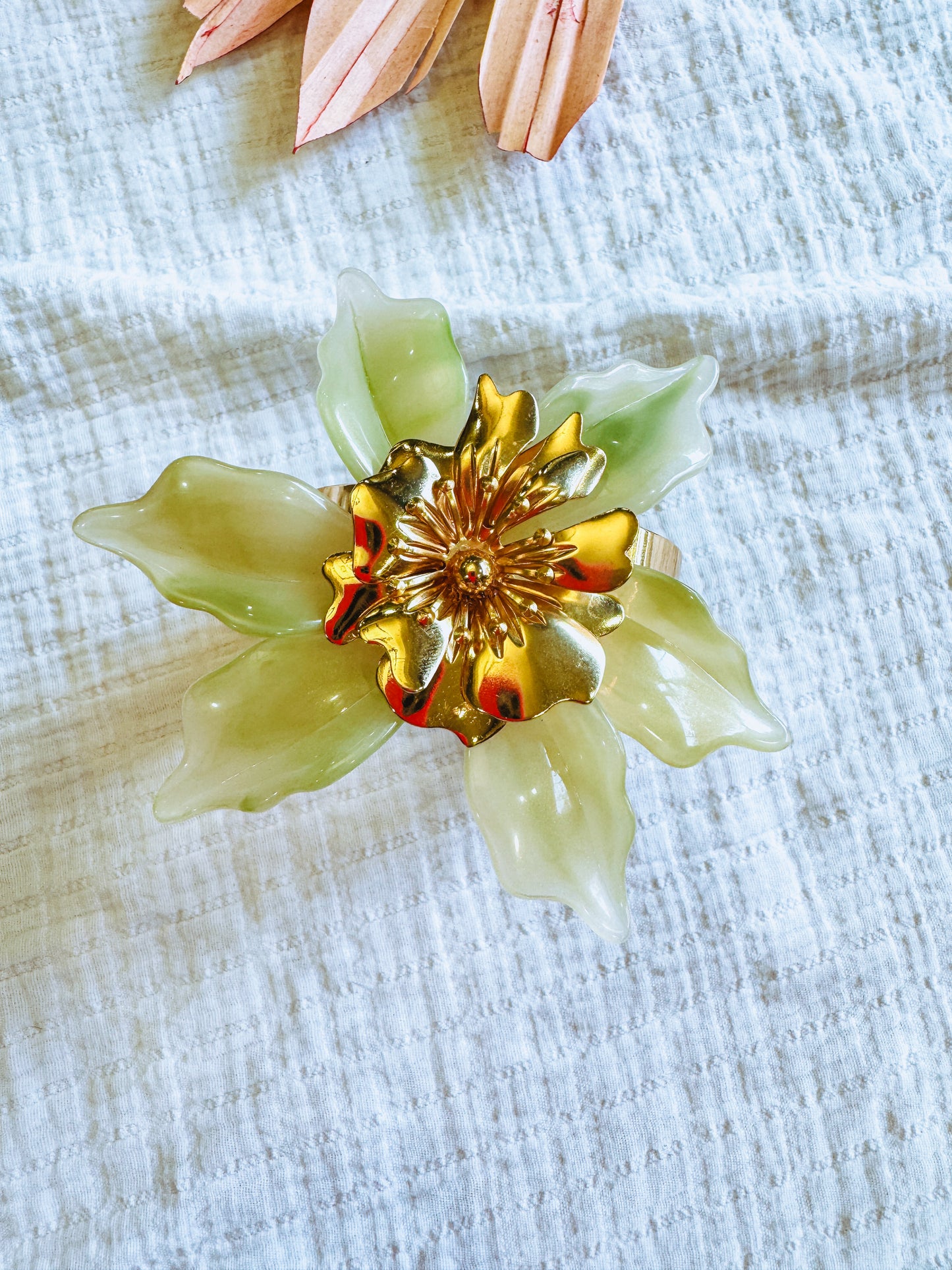 Flower cuff 