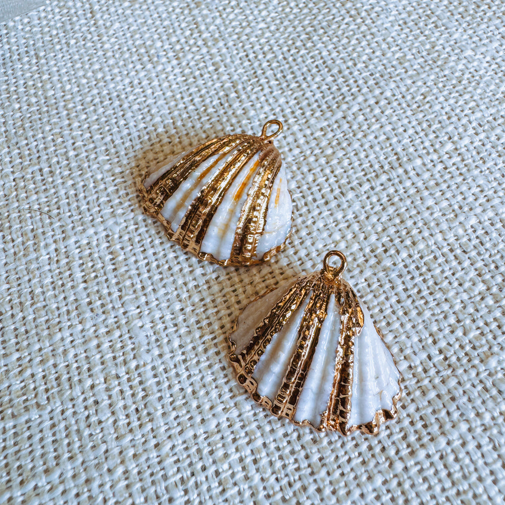 Scallop Charm 