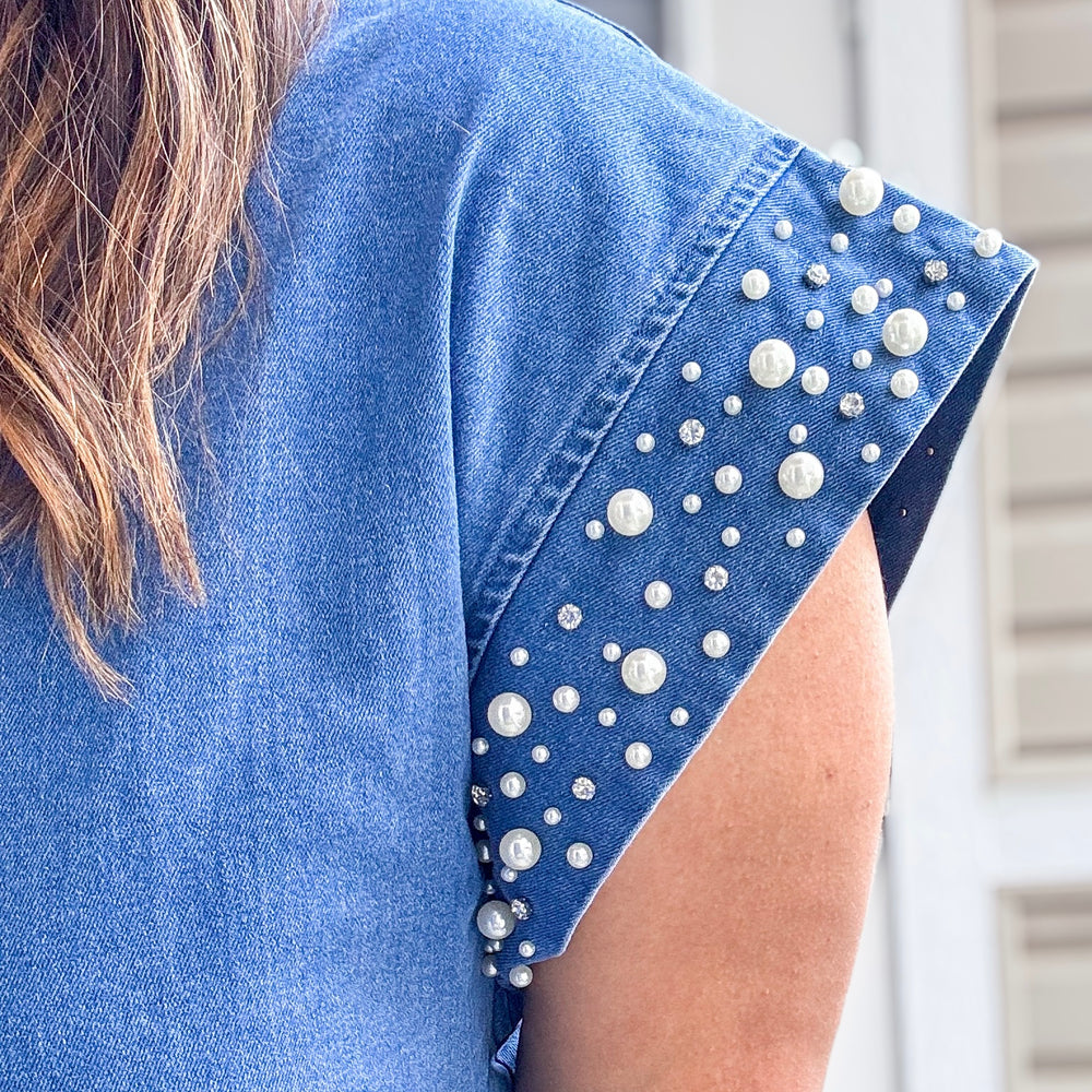 
                      
                        Denim dress with pearl and pockets! 
                      
                    