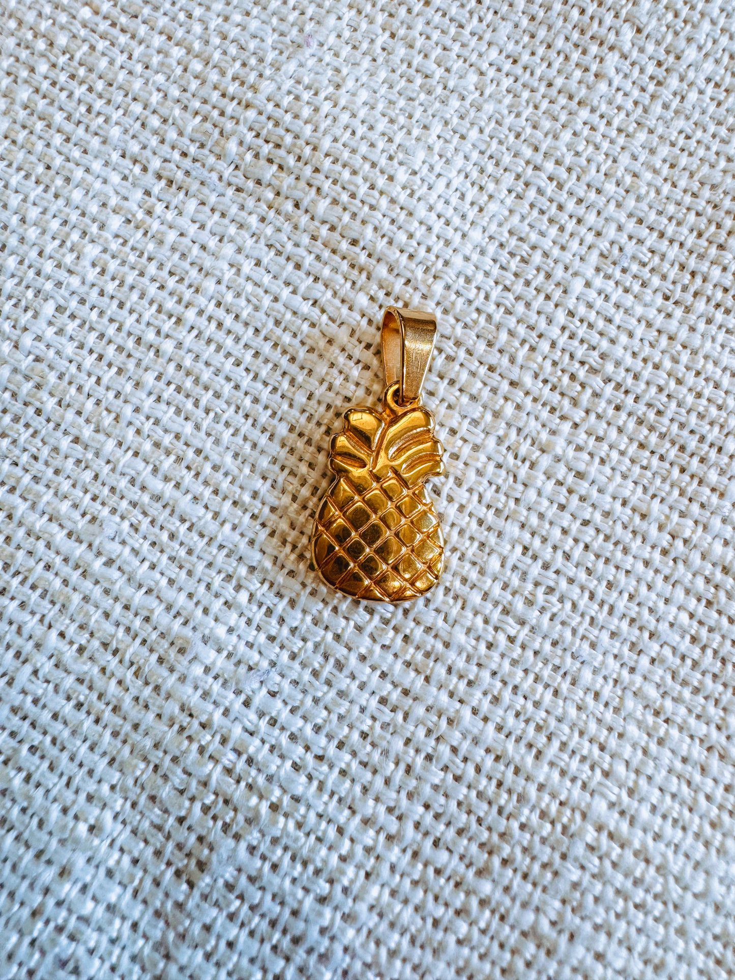 Pineapple Charm Gold